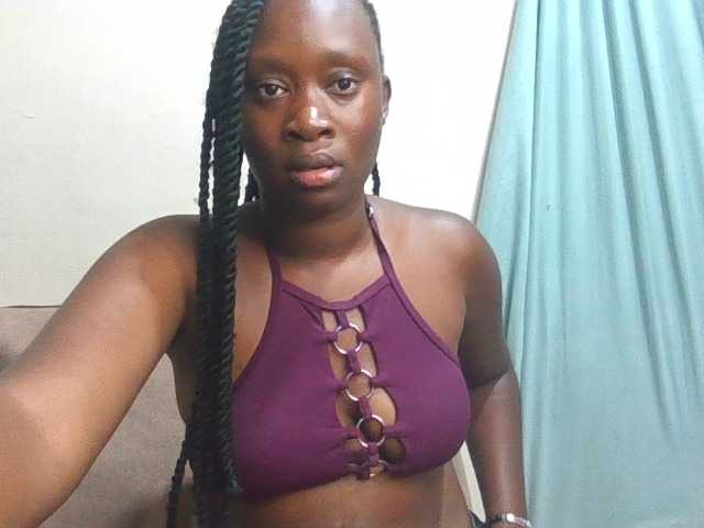 Midnightqueen01 live cam on BongaCams