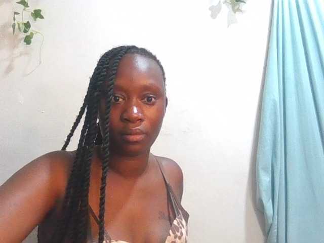 Midnightqueen01 live cam on BongaCams