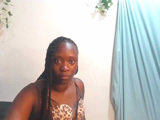 Midnightqueen01 live cam on BongaCams