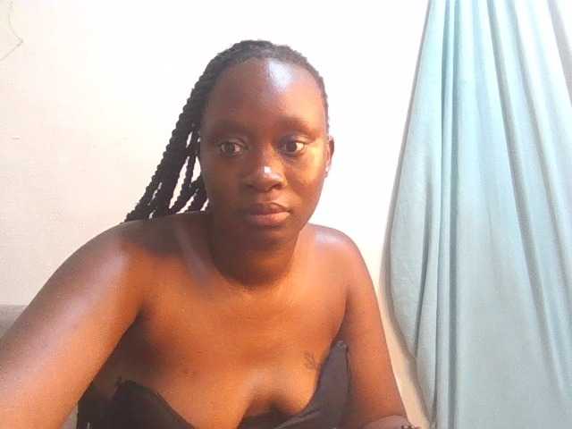 Midnightqueen01 live cam on BongaCams