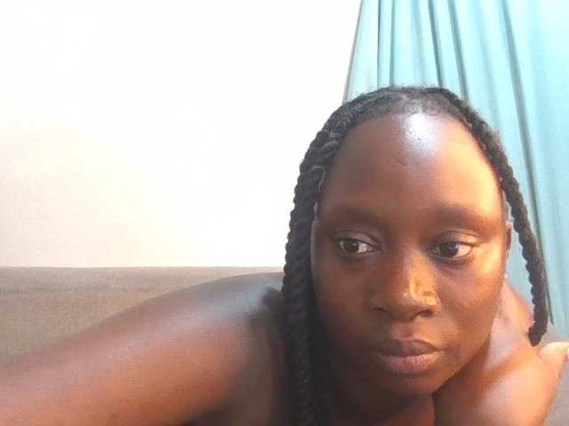 Midnightqueen01 live cam on BongaCams