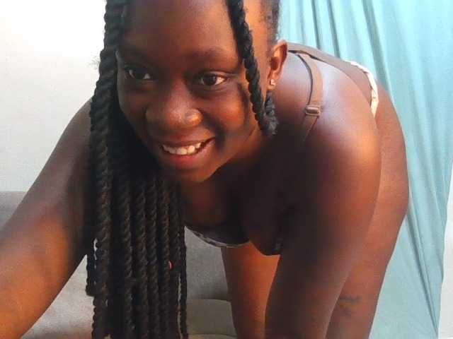 Midnightqueen01 live cam on BongaCams