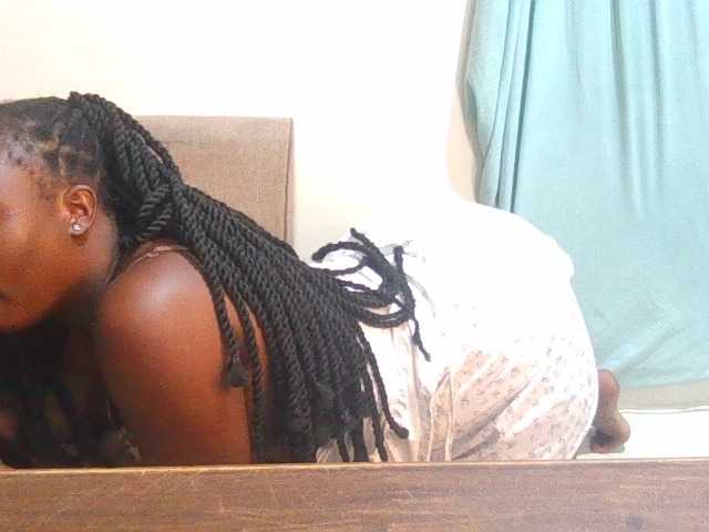 Midnightqueen01 live cam on BongaCams