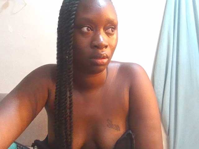 Midnightqueen01 live cam on BongaCams