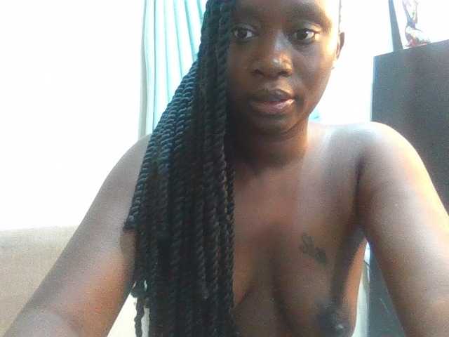 Midnightqueen01 live cam on BongaCams