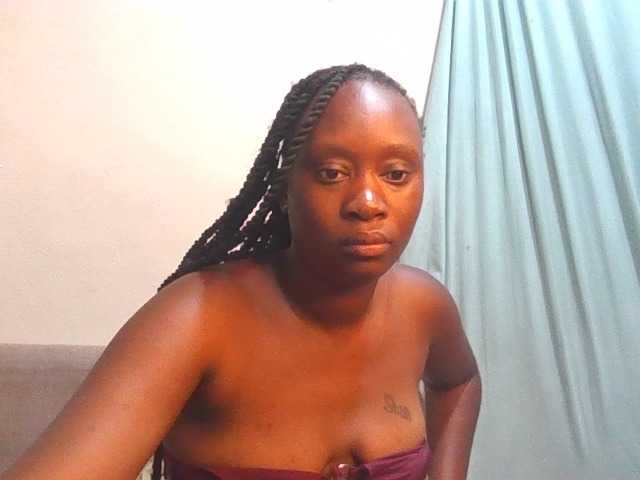 Midnightqueen01 live cam on BongaCams