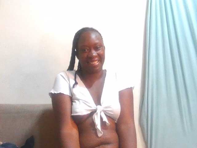 Midnightqueen01 live cam on BongaCams