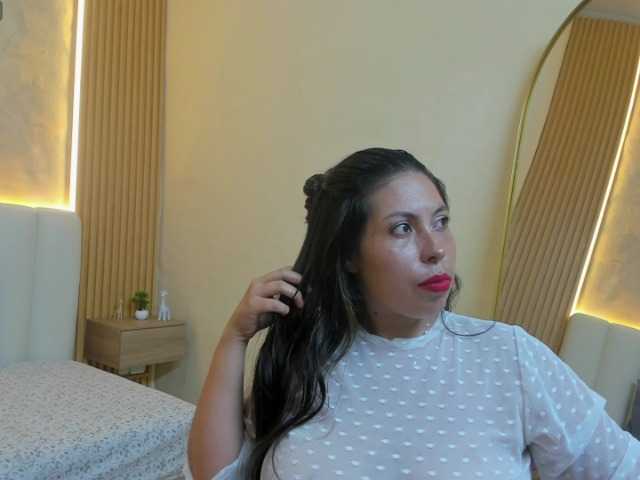 nikigoddes1 webcam