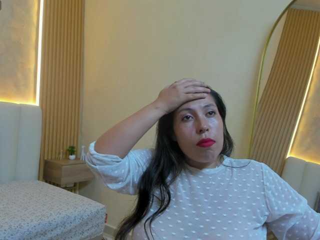 nikigoddes1 live cam on BongaCams