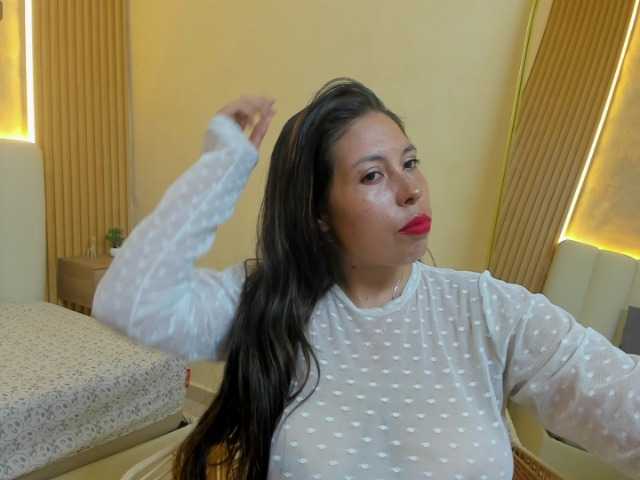 nikigoddes1 live cam on BongaCams