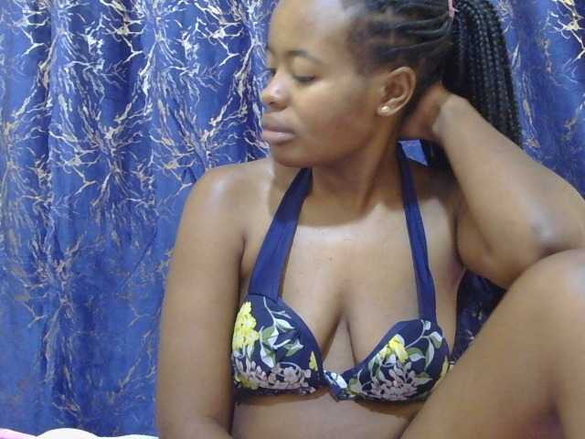 Blackfoxebony live cam on BongaCams