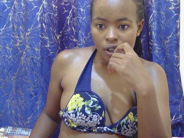 Blackfoxebony live cam on BongaCams