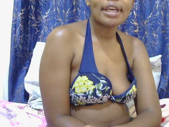 Blackfoxebony live cam on BongaCams