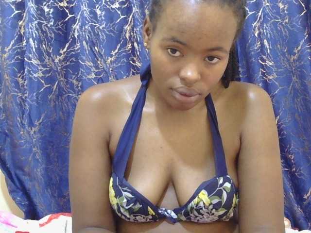 Blackfoxebony live cam on BongaCams