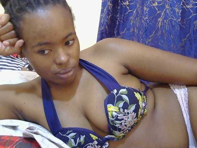 Blackfoxebony live cam on BongaCams