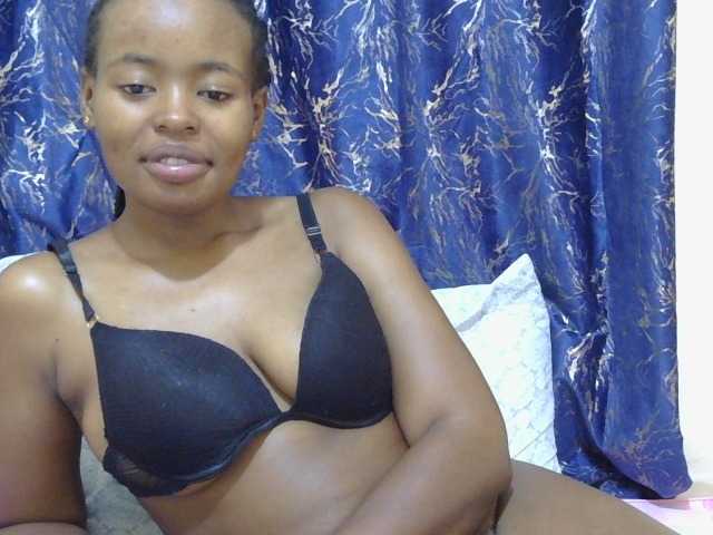 Blackfoxebony live cam