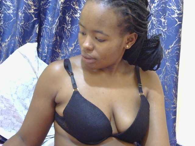 Blackfoxebony live cam on BongaCams