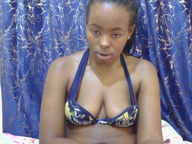 Blackfoxebony live cam on BongaCams