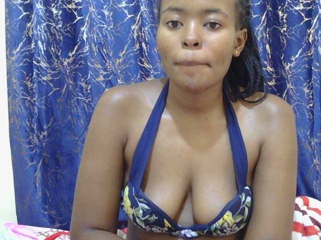 Blackfoxebony live cam preview