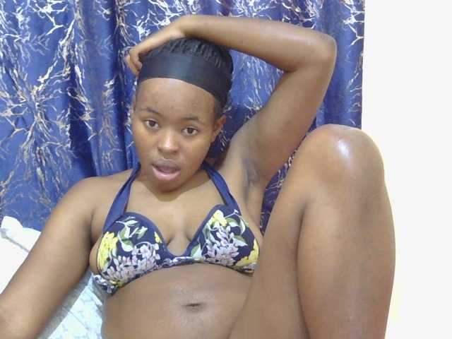 Blackfoxebony live cam on BongaCams