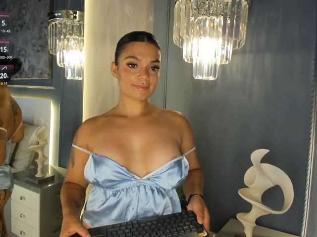 EllaMartin live cam on BongaCams