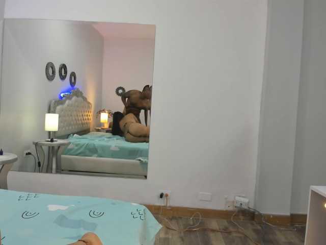 Malcom-and-skinny live cam