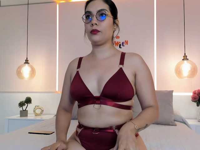 Natytrainor live cam on BongaCams