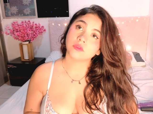 Miaswiss live cam on BongaCams