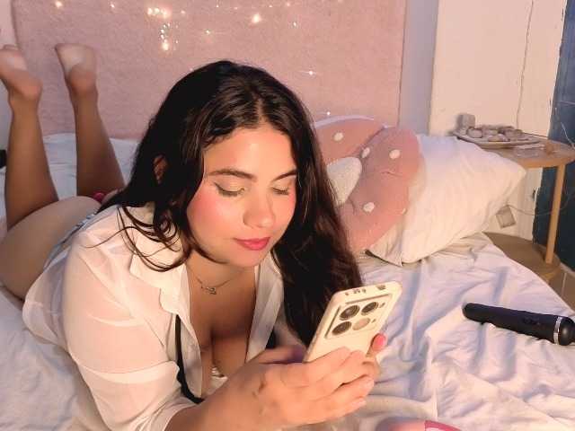 Miaswiss live cam on BongaCams