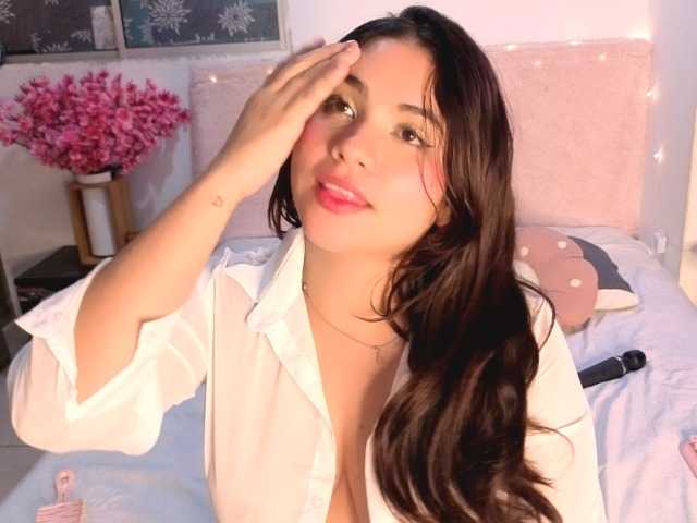 Miaswiss live cam on BongaCams