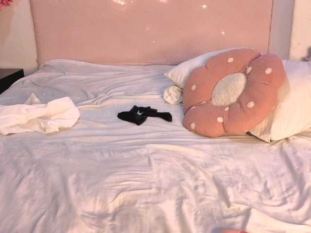 Miaswiss live cam on BongaCams