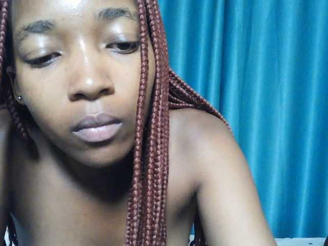le modèle Hot-fine-girl est en webcam porno dans un show sur le site bongacams, il possède les tags suivants: Ebony,Redhead,Hairy