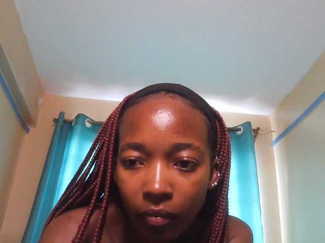 Hot-fine-girl live cam on BongaCams
