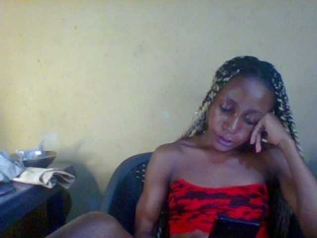 le modèle Sexymusclegurl est en webcam porno dans un show sur le site bongacams, il possède les tags suivants: Ebony,Blonde,Hairy