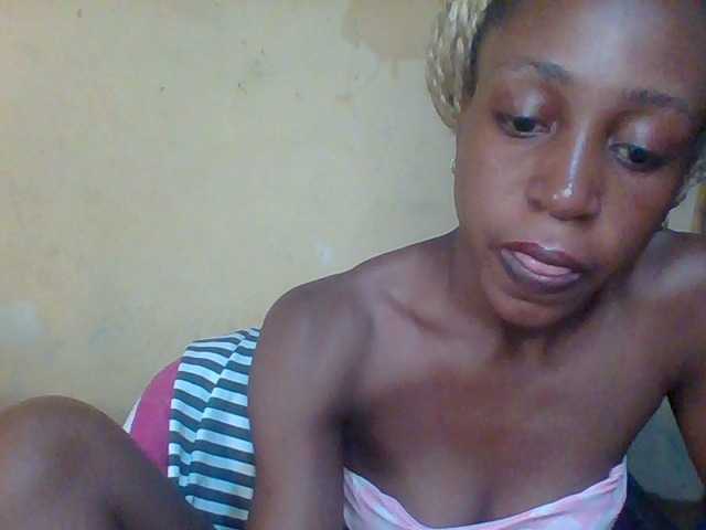 Sexymusclegurl webcam
