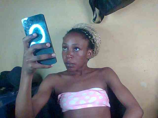 Sexymusclegurl webcam