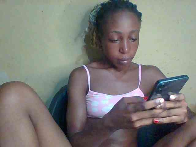 Sexymusclegurl webcam