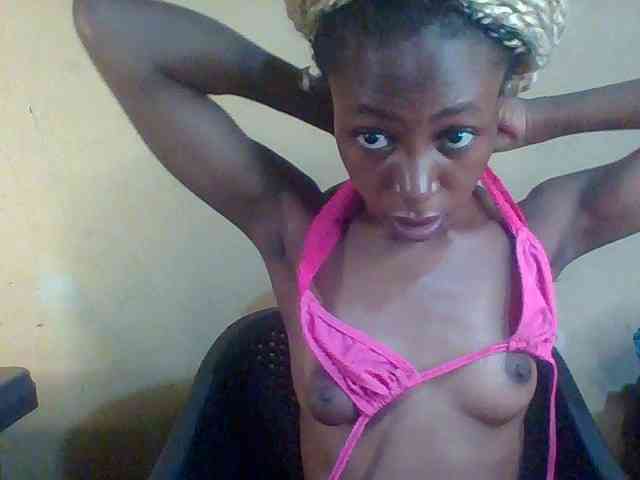sexymusclegurl's live room