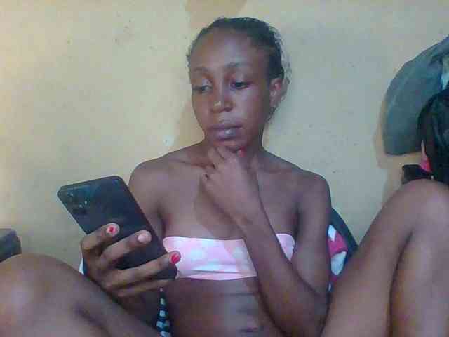 Sexymusclegurl webcam