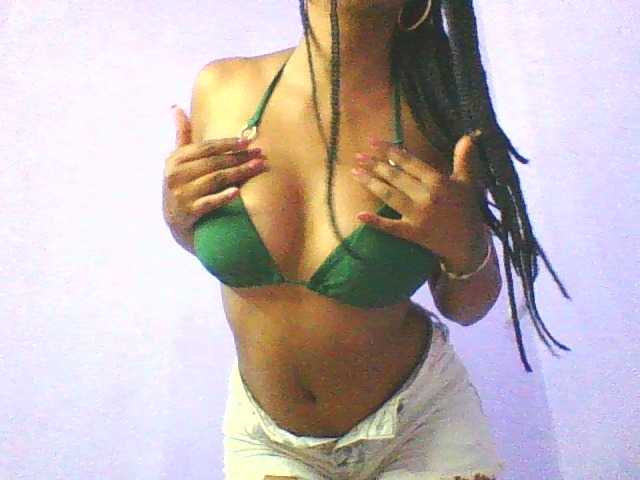 DrLaura live cam preview