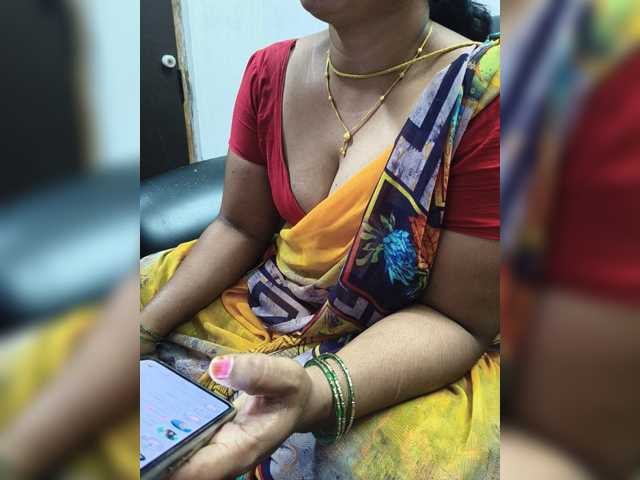 Lavanya12 live cam