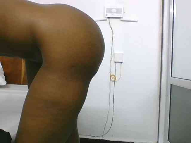 Sera-booty555