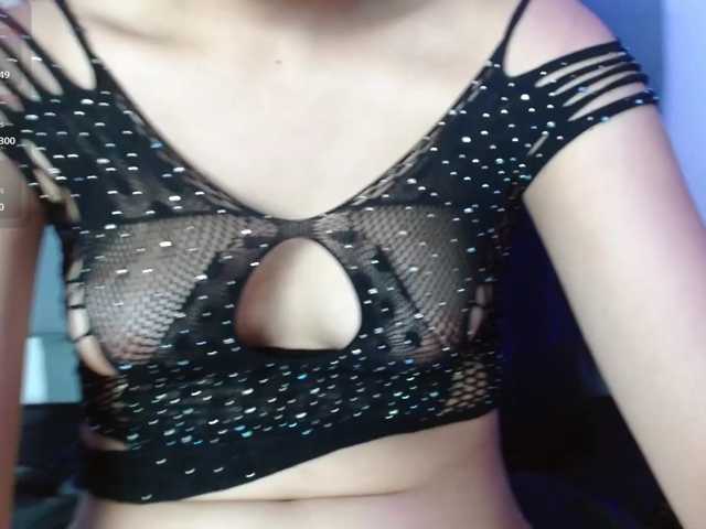 Ashley-Moon live cam on BongaCams