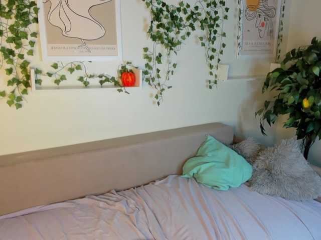 LiziEmberly live cam on BongaCams