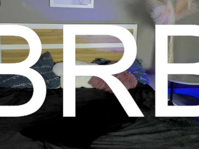 LiziEmberly live cam on BongaCams