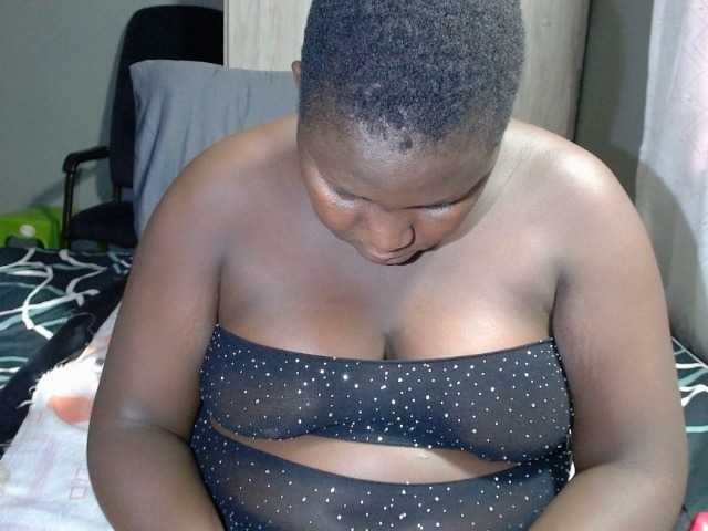 XwetPussy live cam preview