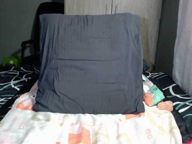 XwetPussy live cam preview