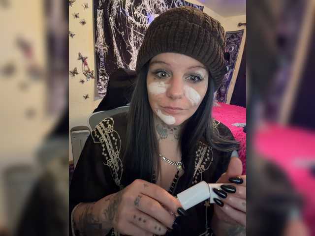 RoyalQ69 webcam
