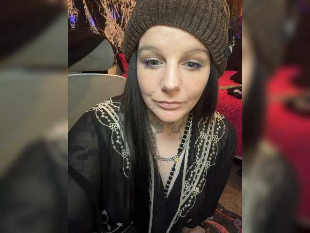 RoyalQ69 live cam on BongaCams