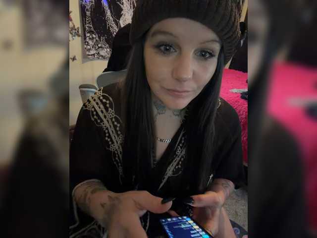 RoyalQ69 webcam